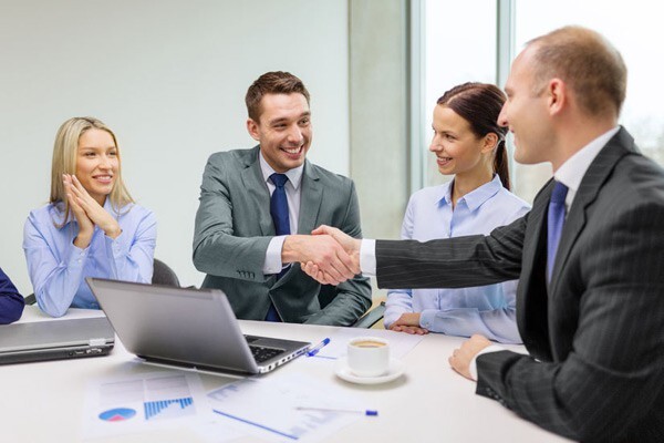 oferta dla kielntów instytucjonalnych